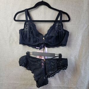 NWT- SAVAGE X FENTY Lace Bra And Panty Set